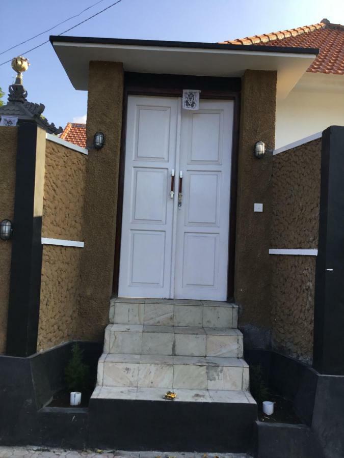 Queen Guest House Tulamben Exterior photo